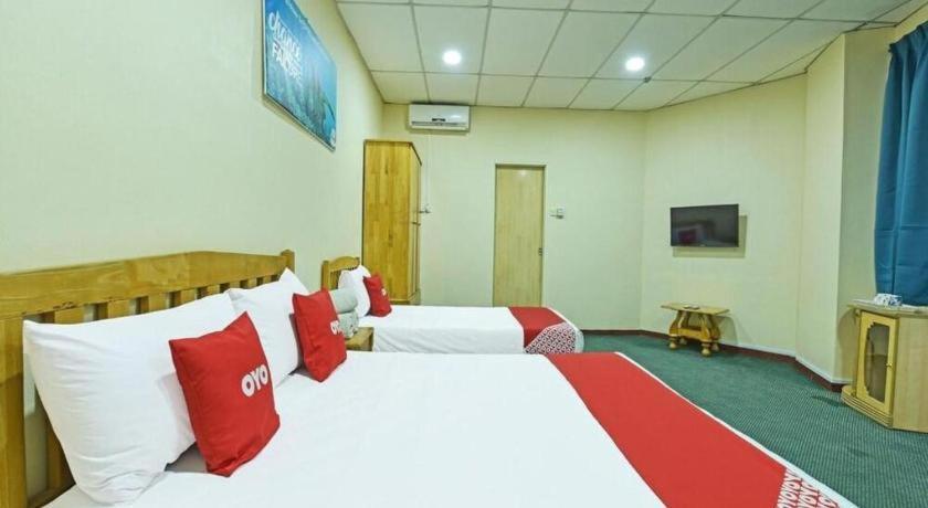 Oyo 90672 De Paradise Turtle Hotel Kerteh Esterno foto